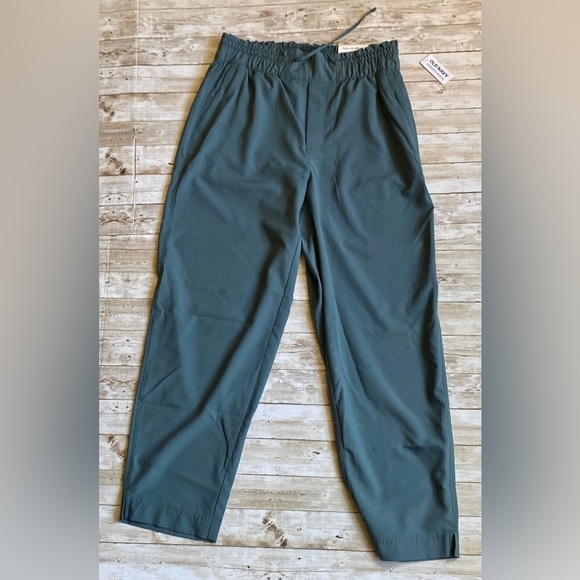 💥 FLASH SALE! 🆕 Old Navy Women High-Waisted StretchTech Cropped Tapered Pants - Picture 7 of 10